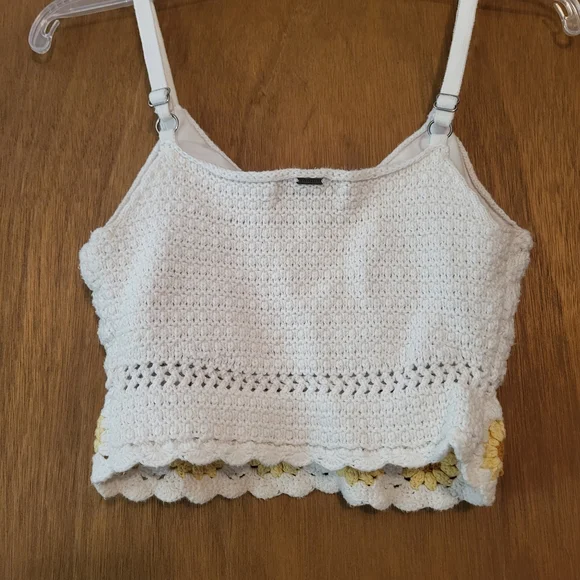 Hollister White and Yellow Floral Crochet Crop Top - Picture 3 of 3